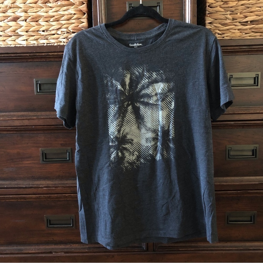 Goodfellow gray short sleeve graphic tee in size L
